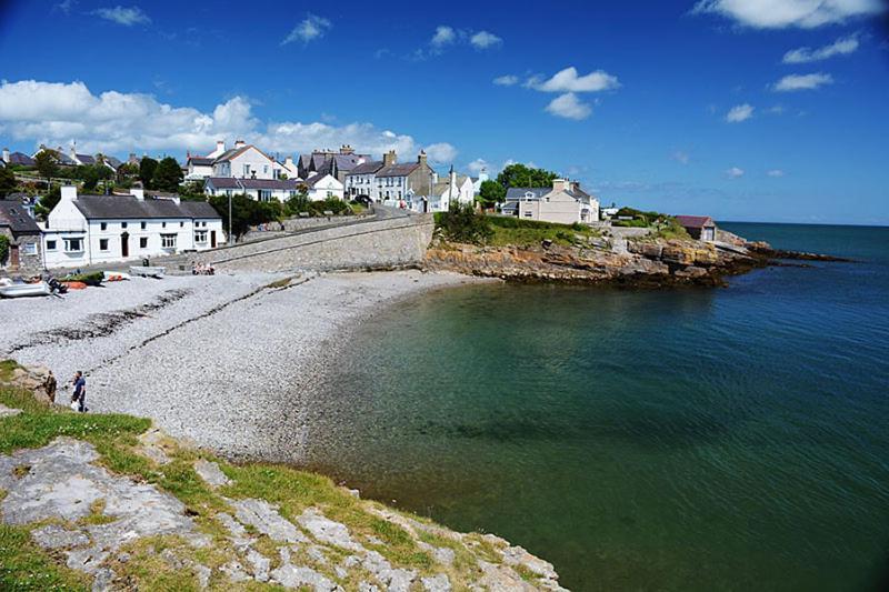 Cynefin- 3 Bed, 2 Bath-1 X En-suite, Detcahed Bunglaow- Pet Friendly Holiday home Trearddur