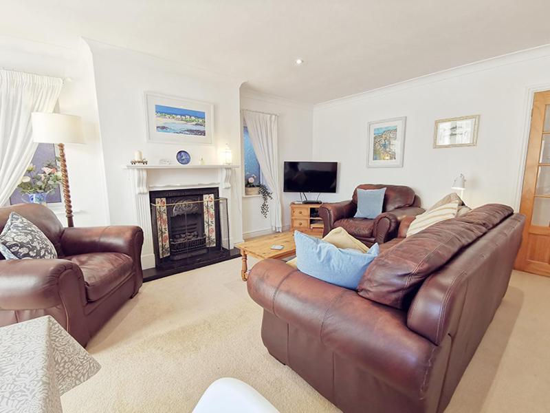 Holiday home Cynefin- 3 Bed, 2 Bath-1 X En-suite, Detcahed Bunglaow- Pet Friendly