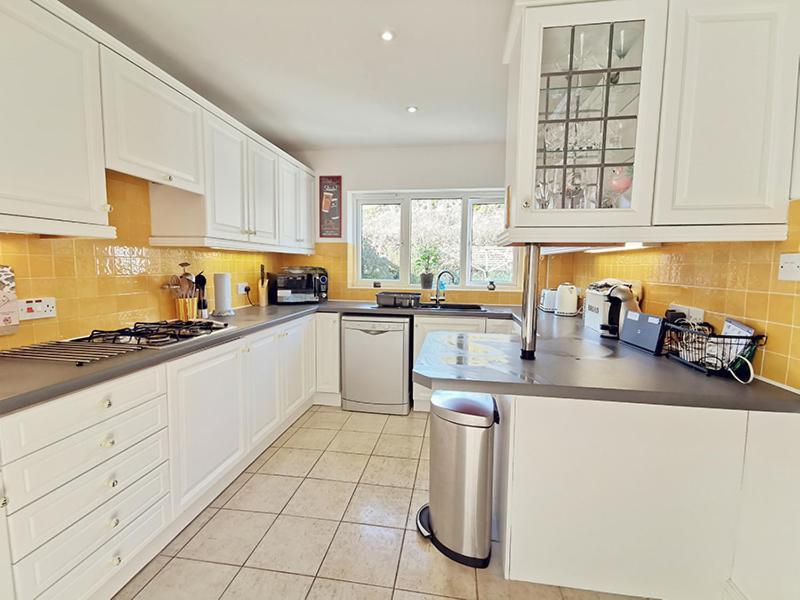 Cynefin- 3 Bed, 2 Bath-1 X En-suite, Detcahed Bunglaow- Pet Friendly