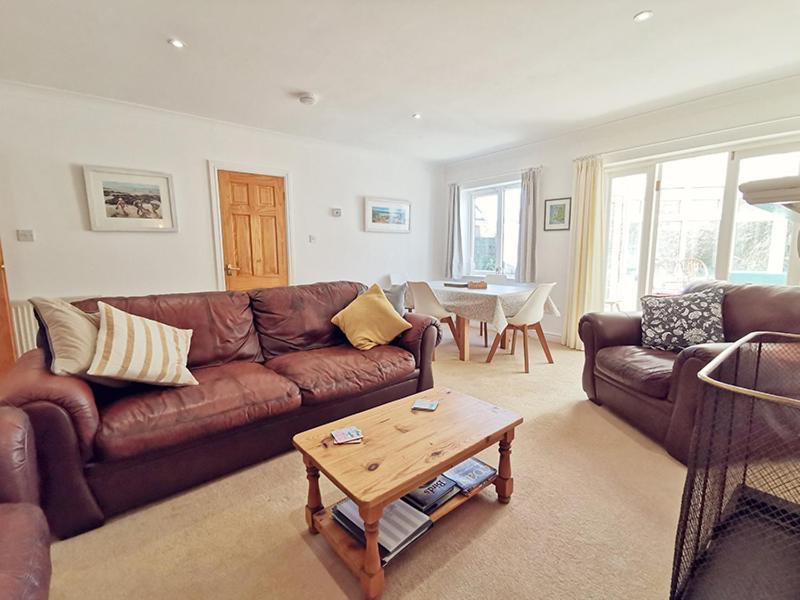 Cynefin- 3 Bed, 2 Bath-1 X En-suite, Detcahed Bunglaow- Pet Friendly